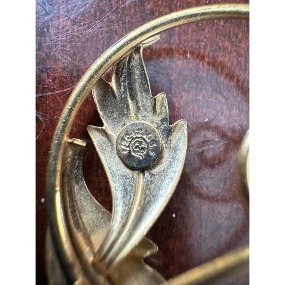 Vintage 1/20 Gold Brooch With Green Jade Stone Leaf Design - Picture 6 of 9